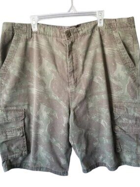 💚3/$15 Swiss Cross Camo Shorts Men's 42